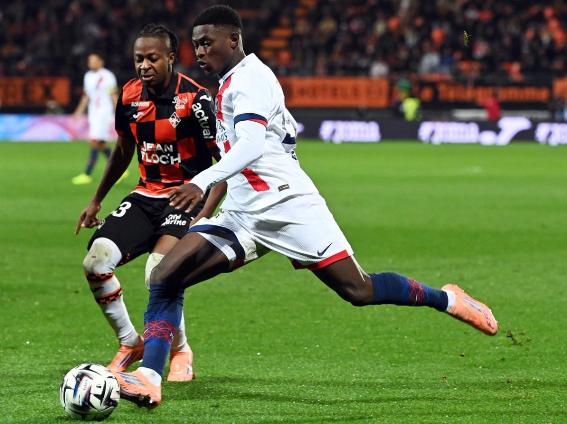 왼쪽 풀백은 수비수가 아닌 공격수, 현대축구 비밀병기화 - 스포츠경향