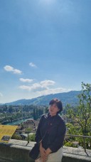 user-avatar