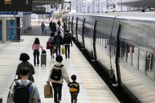 서울~부산 KTX 1만8000원” 휴가철 최대 70% 할인 이벤트 | 중앙일보