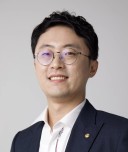 user-avatar