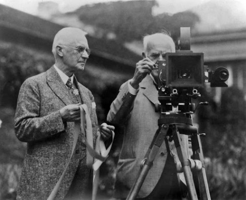 코닥 카메라(Kodak Camera, George Eastman, 1854∼1932) - 서양문화 이야기 - 오디오와 컴퓨터