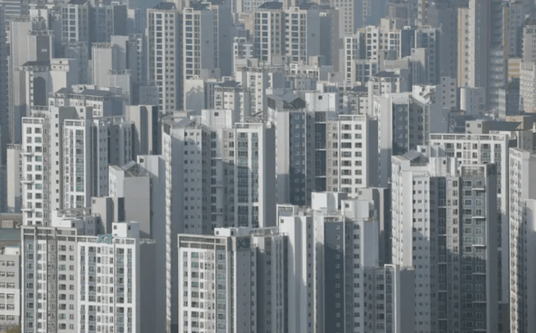 타워 블록, 대도시, 수도권, 건물이(가) 표시된 사진

AI 생성 콘텐츠는 정확하지 않을 수 있습니다.