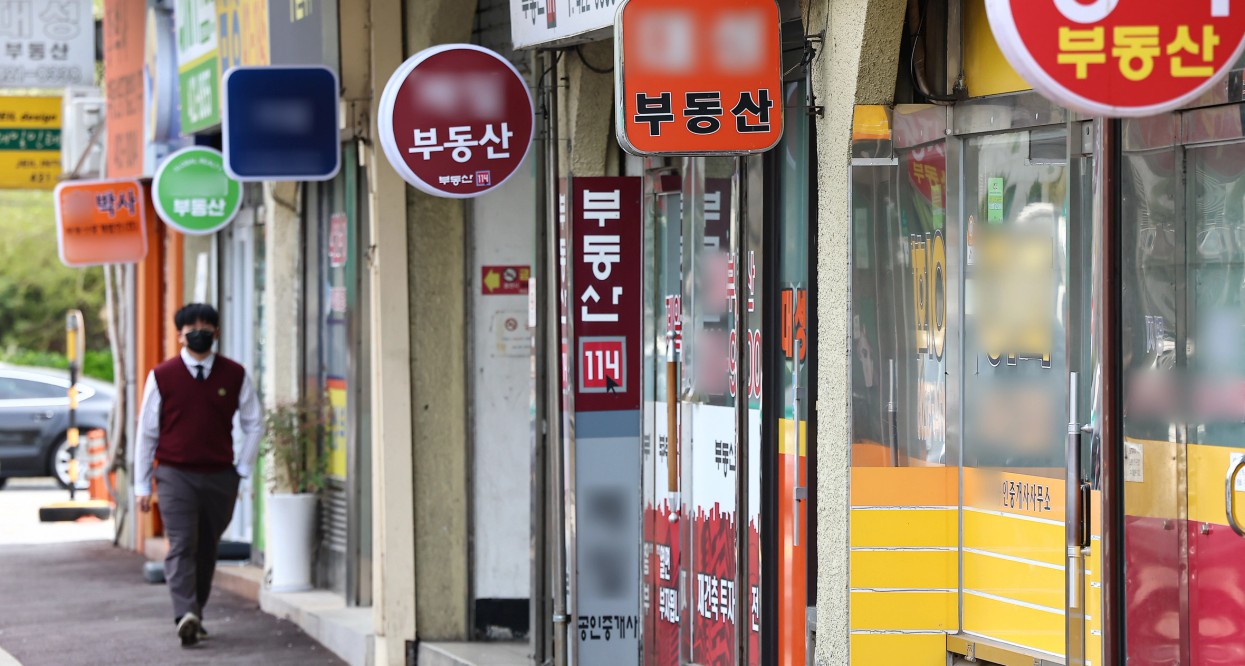 공인중개사 신규 개업자 수, 통계 집계 이후 최저…“부동산 시장 한파 영향”