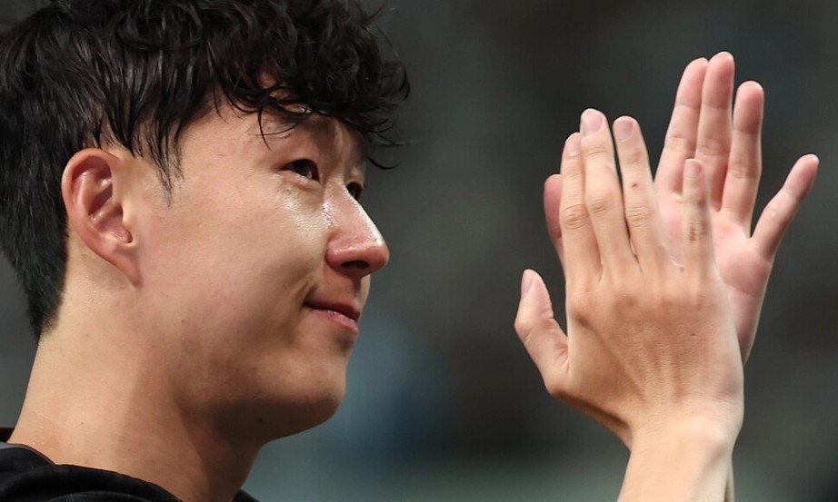 끝내 눈물 보인 '토트넘의 전설'…손흥민, 상암서 '10년 마침표'